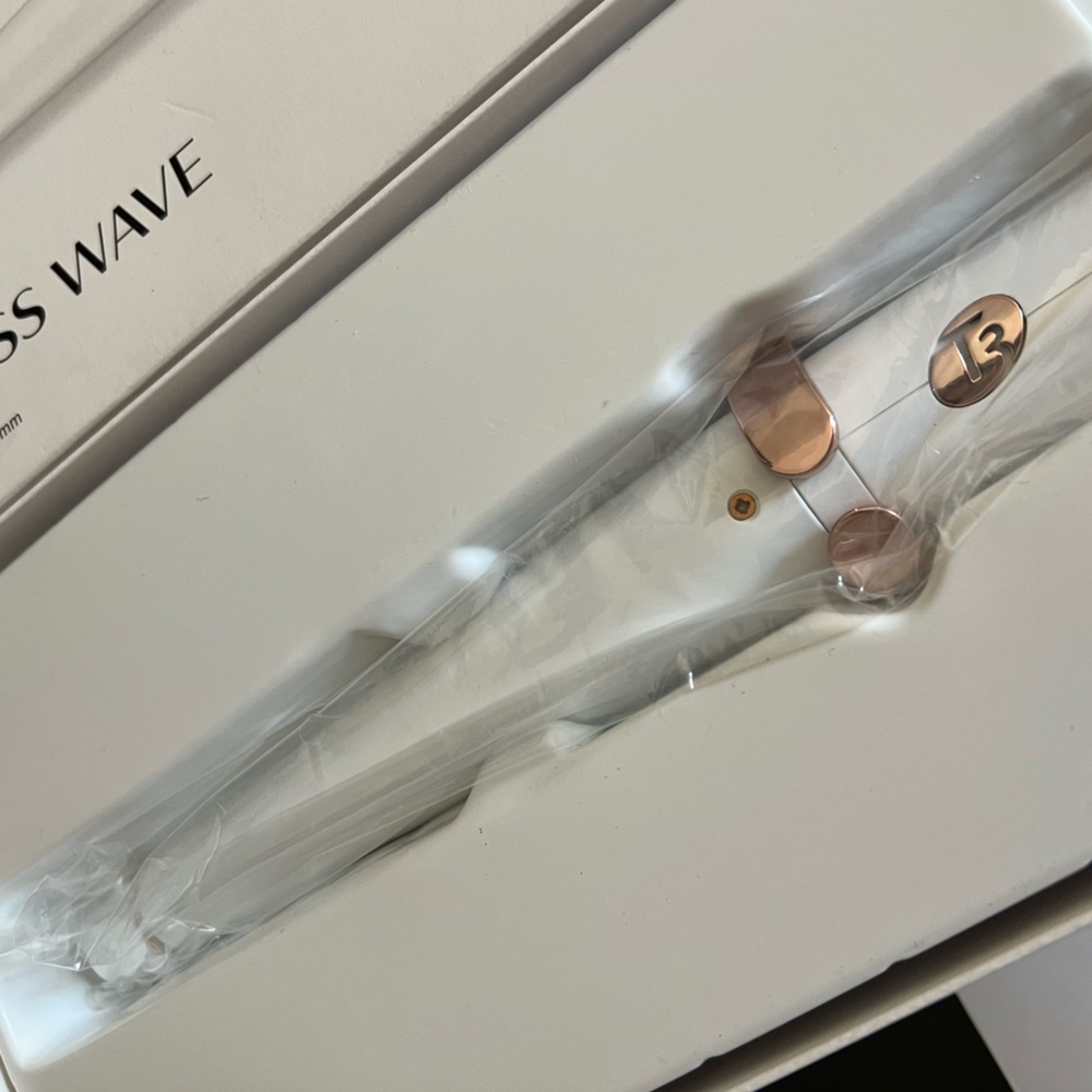 NEW IN BOX T3 SINGLE PASS WAVE PROFESSIONAL CERAMIC STYLING WAND - Picture 9 of 15